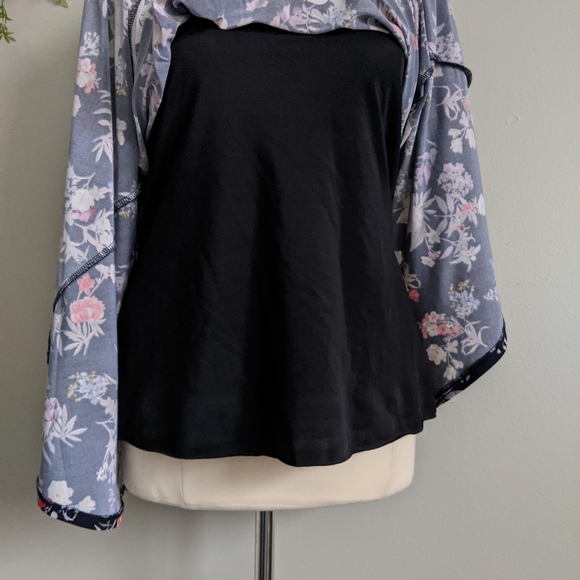 (Lane Bryant) Blue Floral Diagonal Blouse 18/20 - Picture 5 of 10